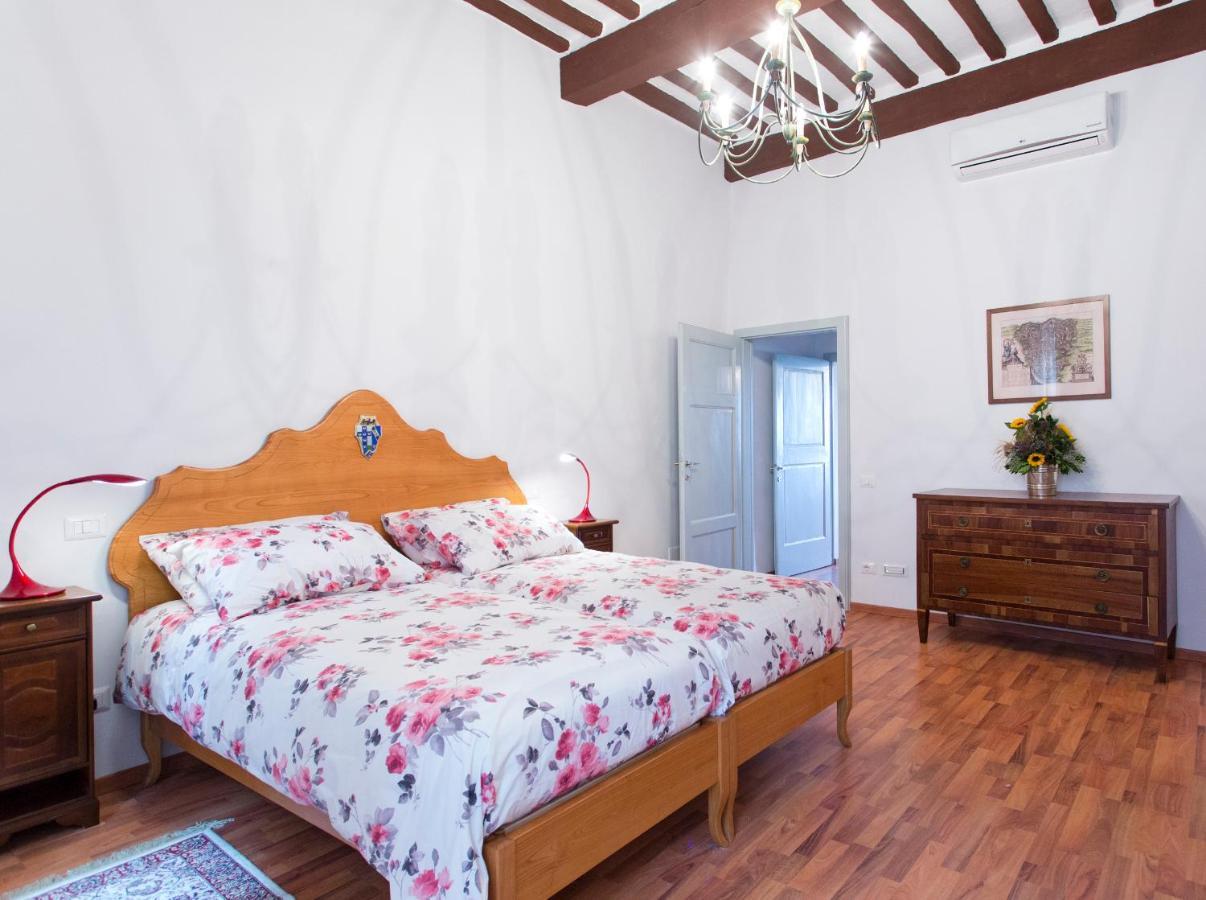 Residenza D'Epoca Palazzo Piccolomini Apartment Сиена Екстериор снимка