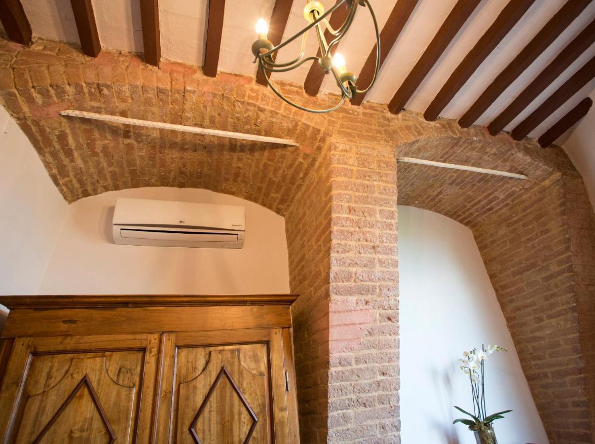 Residenza D'Epoca Palazzo Piccolomini Apartment Сиена Екстериор снимка