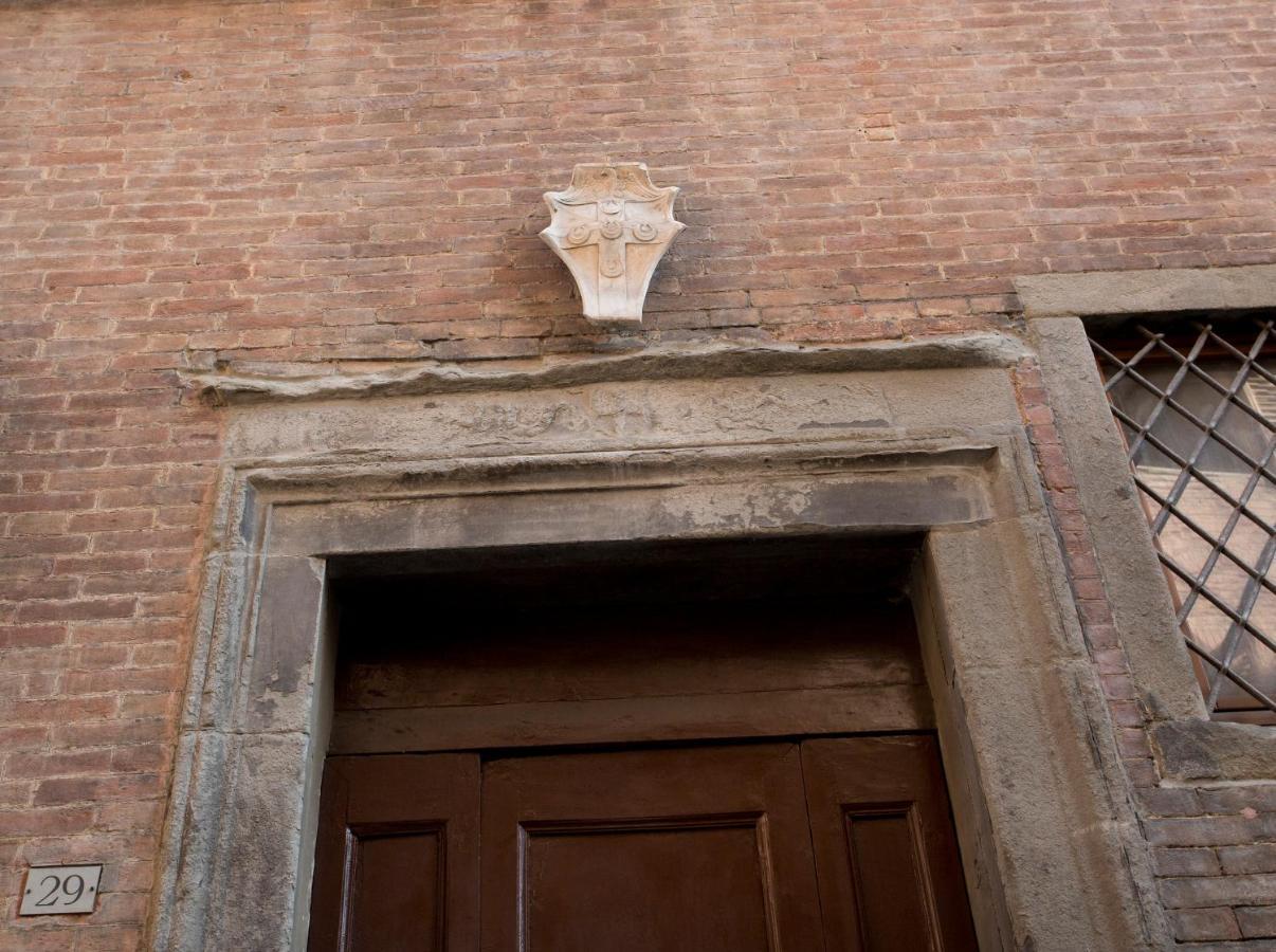 Residenza D'Epoca Palazzo Piccolomini Apartment Сиена Екстериор снимка