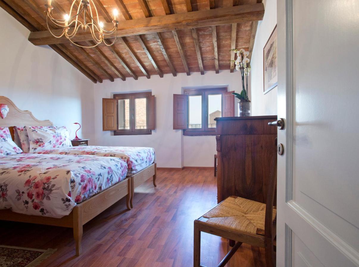 Residenza D'Epoca Palazzo Piccolomini Apartment Сиена Екстериор снимка